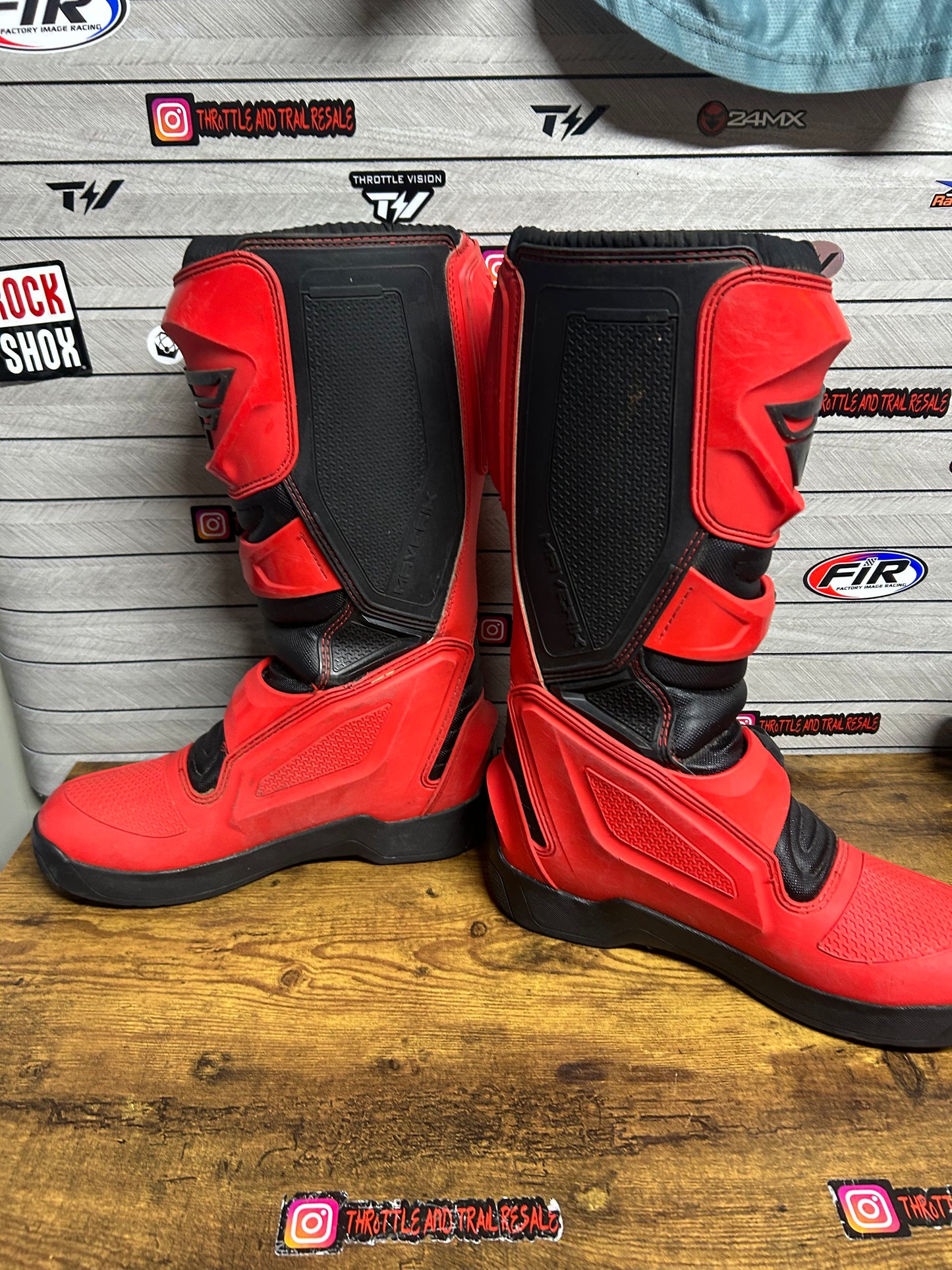 Fly boots uk10