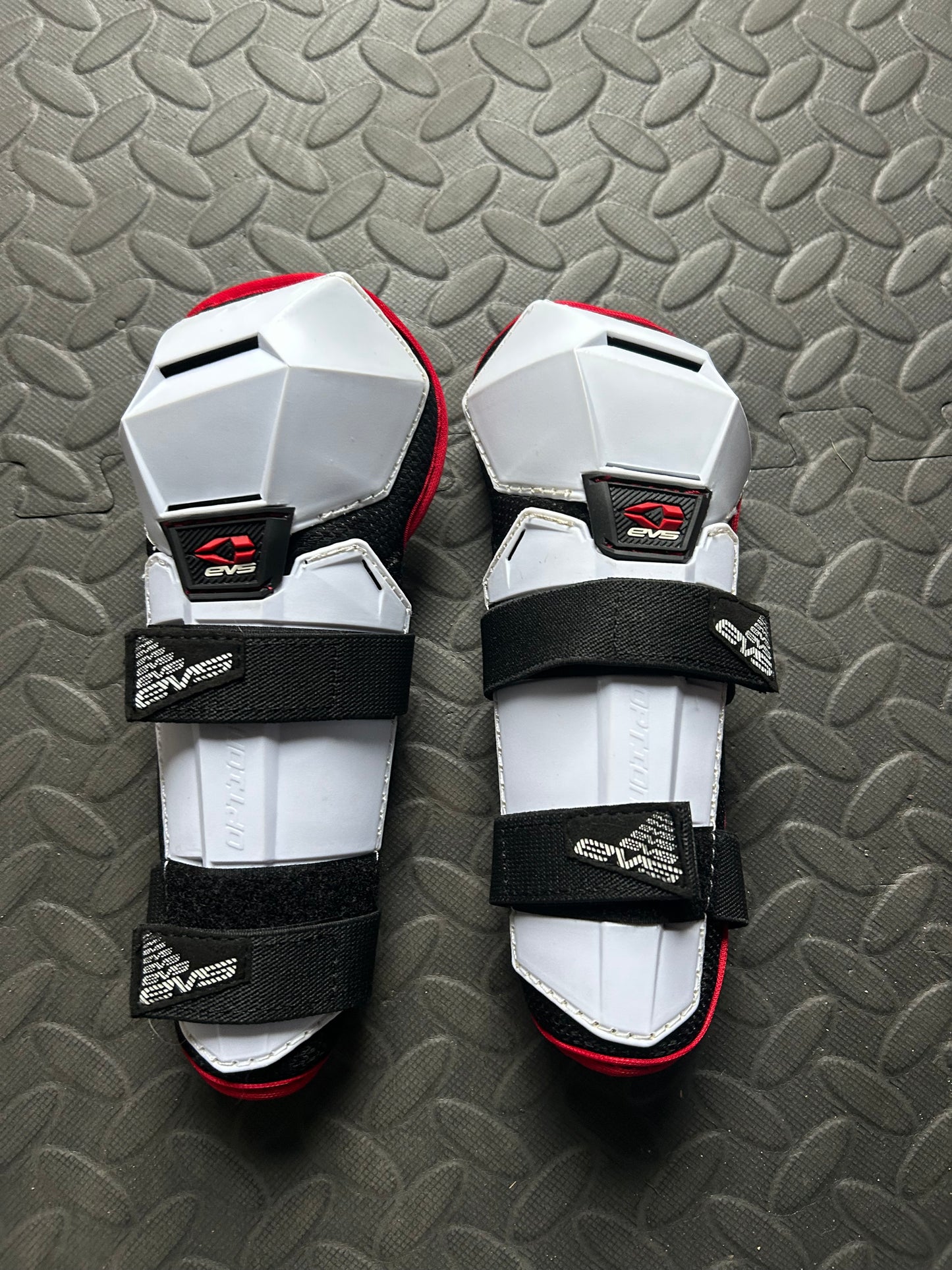 Evs youth elbow guards