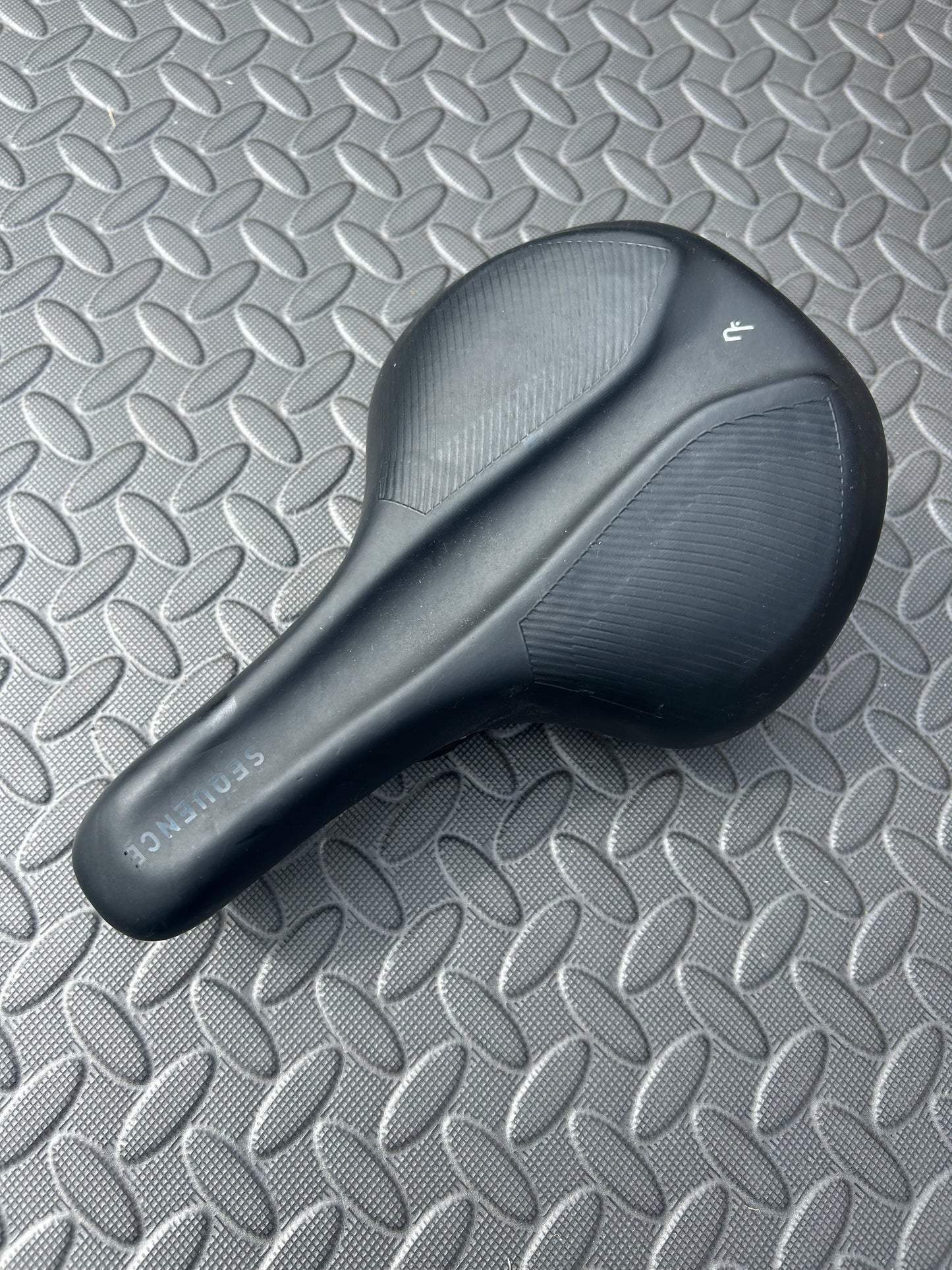 Saddle cube