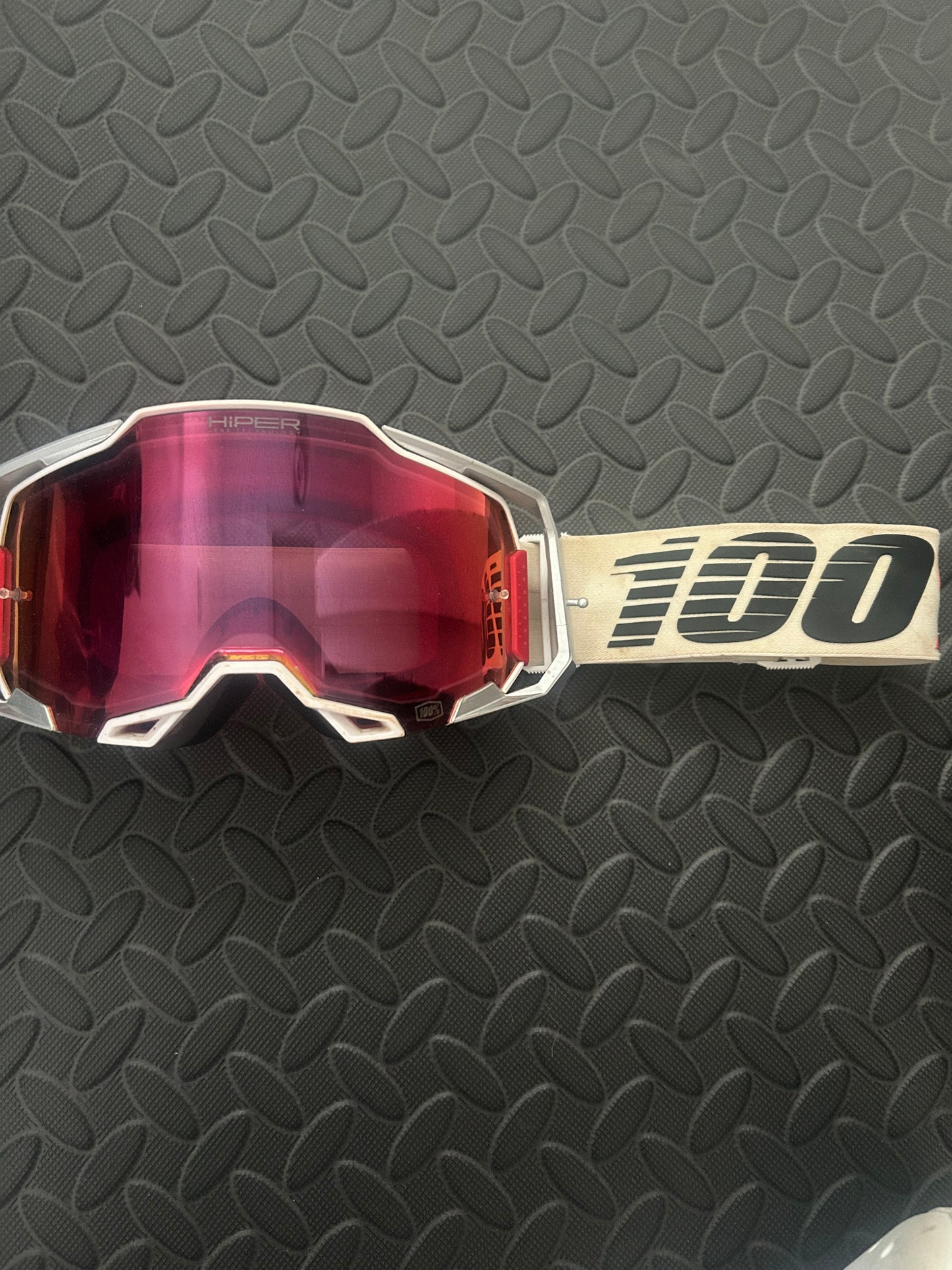 100% armega goggles
