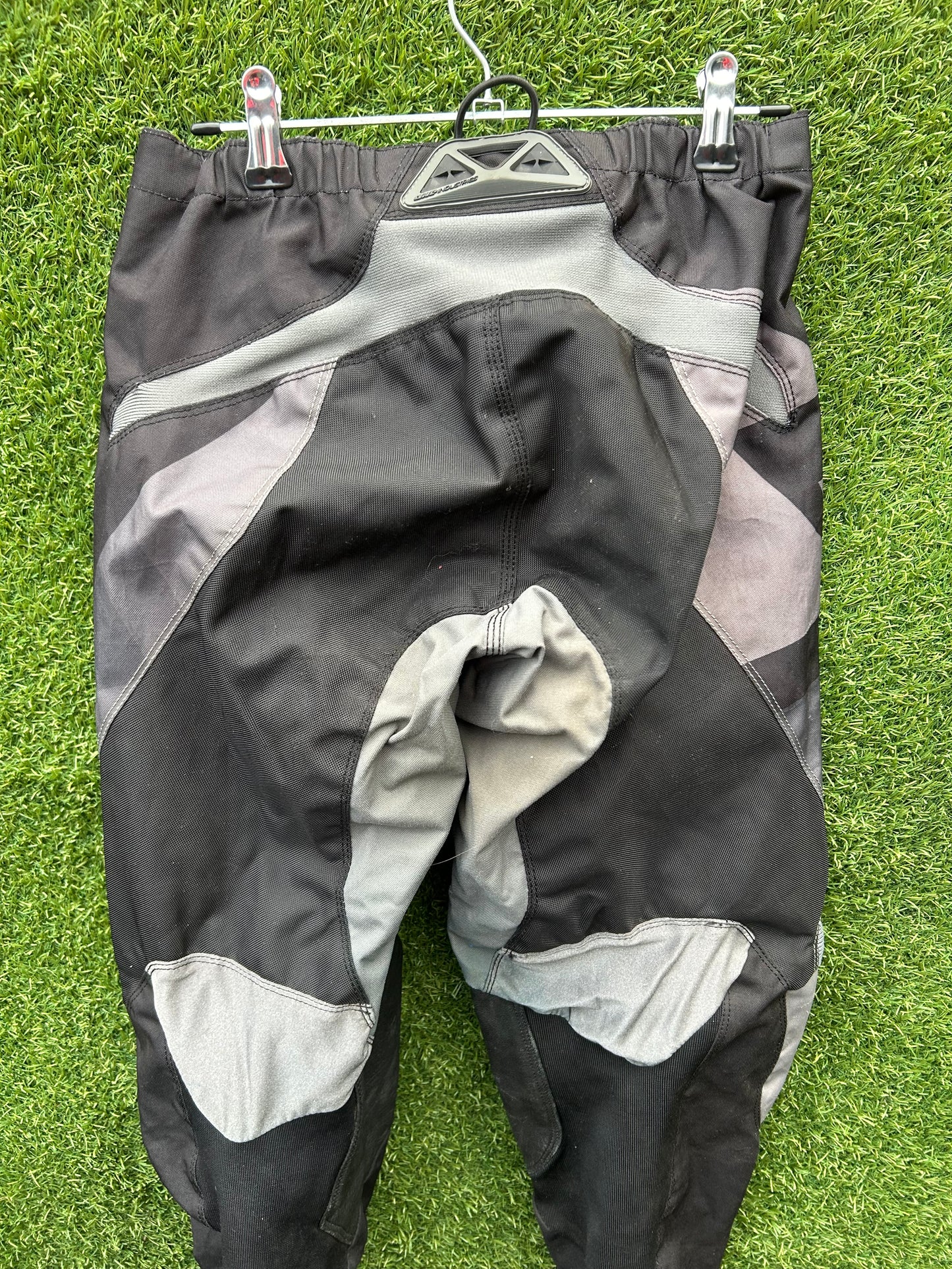one industries pants 28"