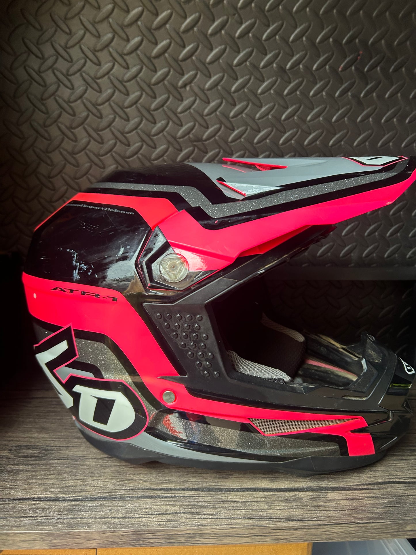 pre-owned 6d ATR1 helmet 58-59cm