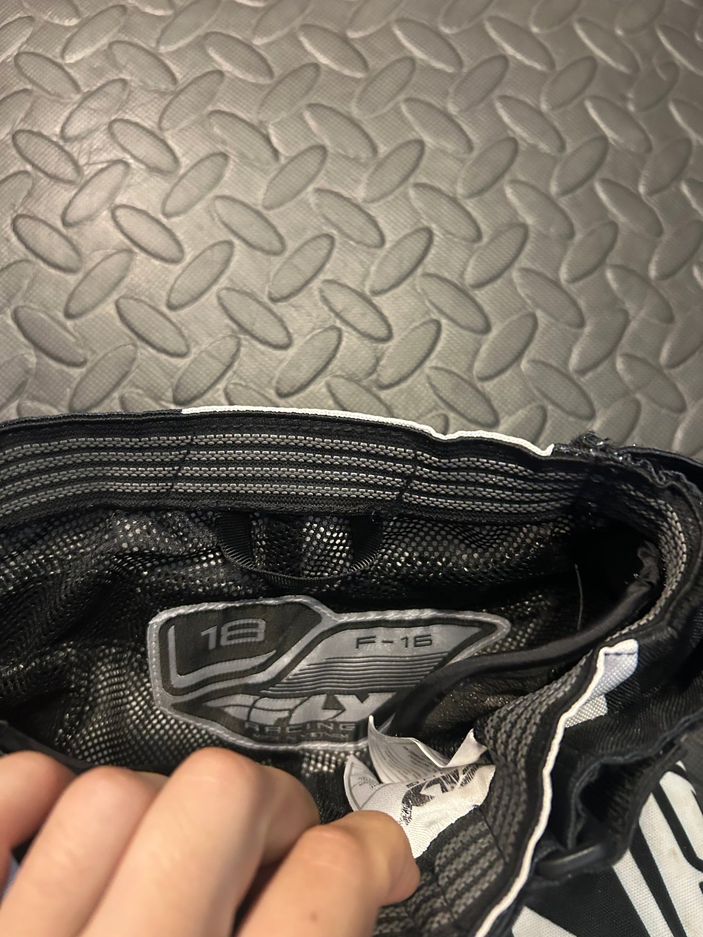 Fly pants 18”