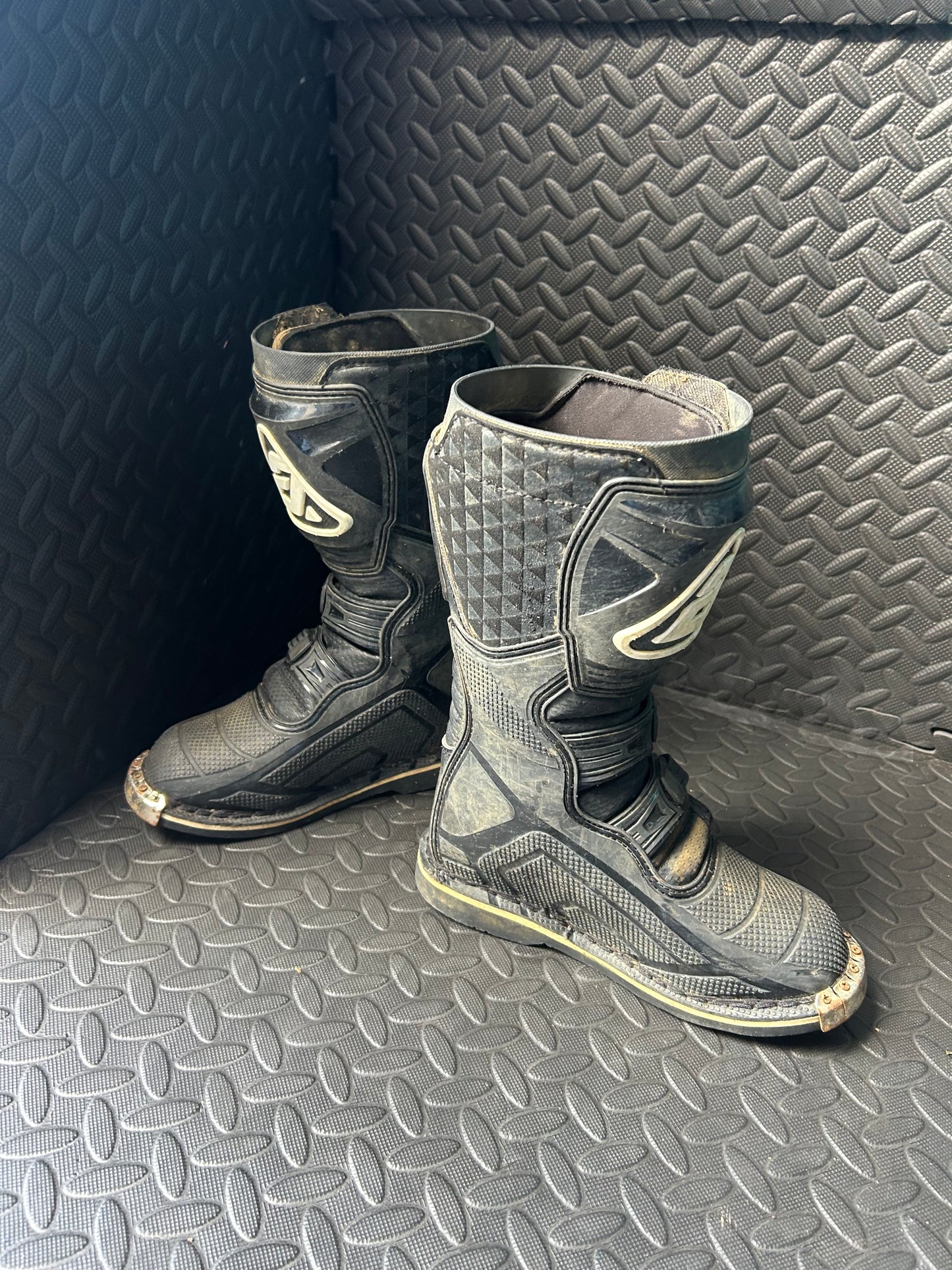 Answer boots uk2