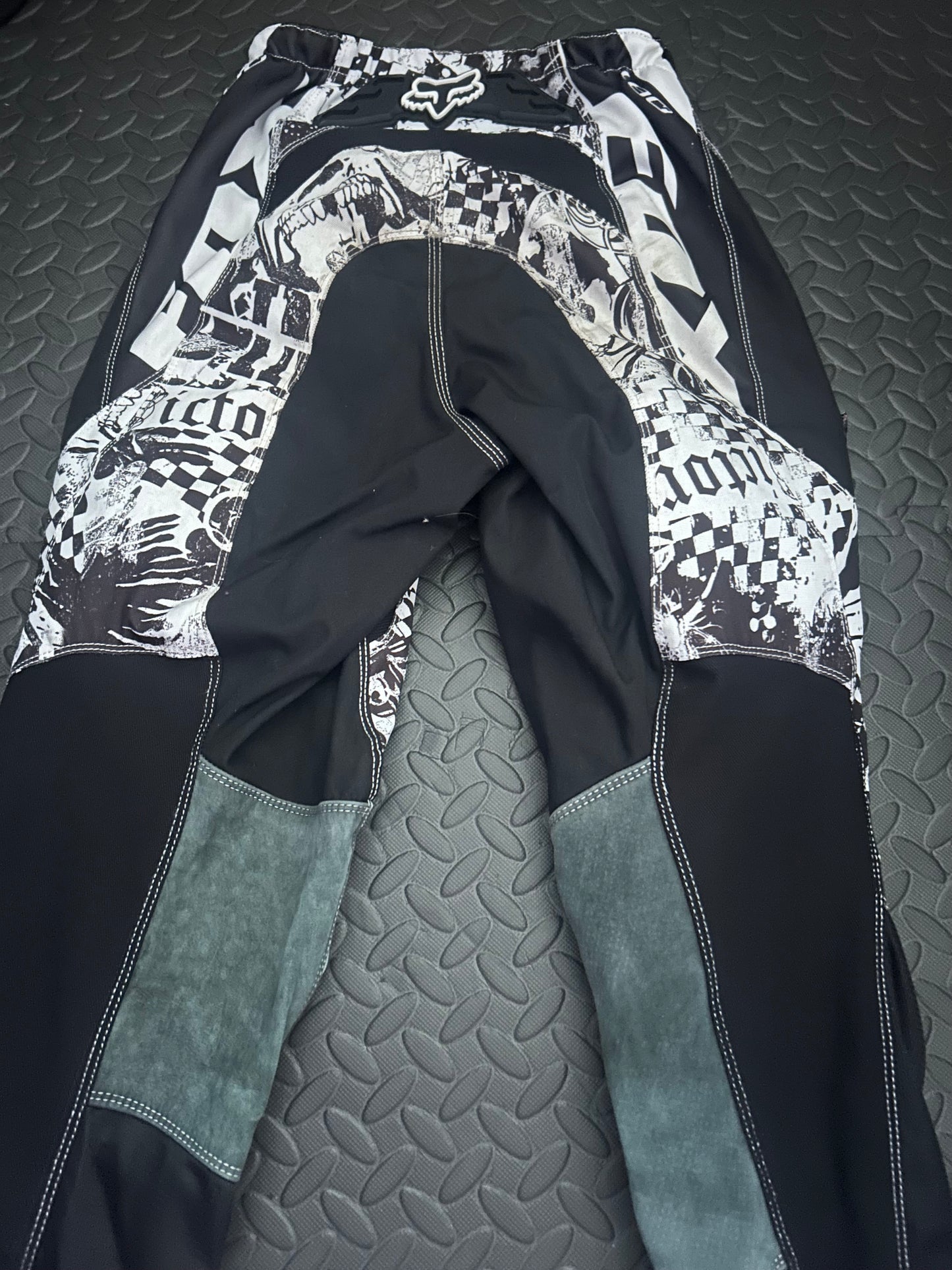 Fox pants 28”