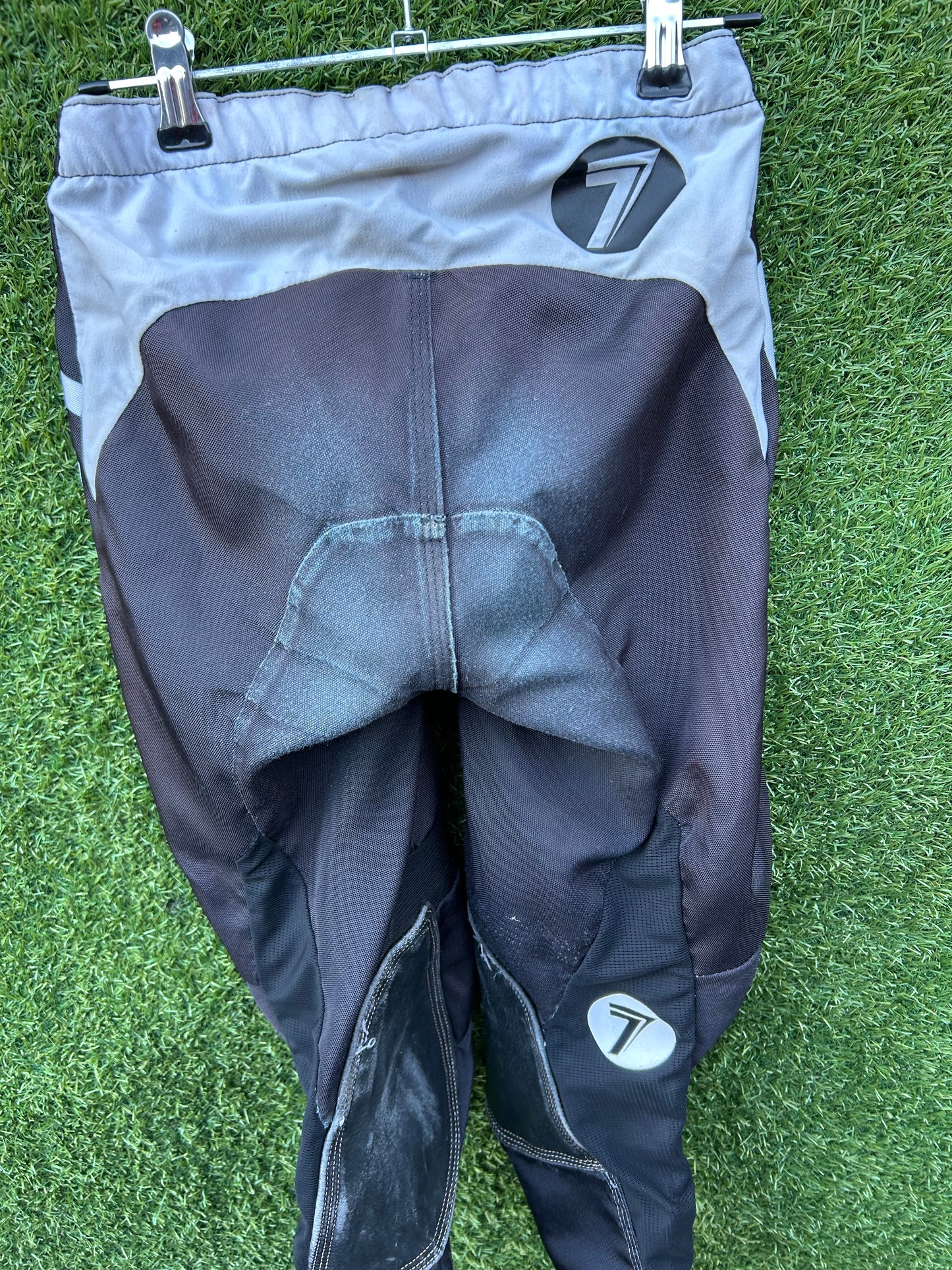 seven pants 24"