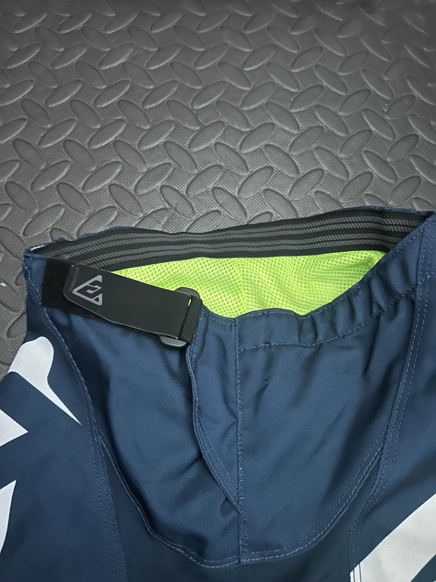 Answer pants 26”