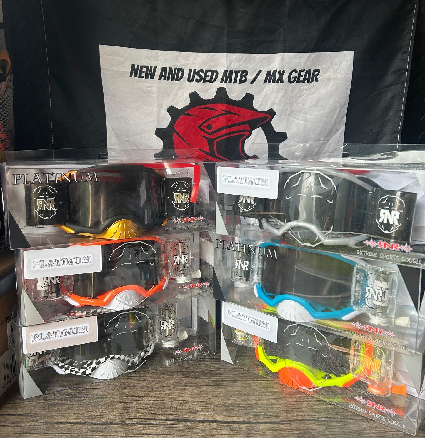 NEW rip n roll platinum goggles