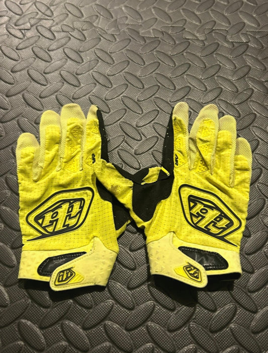 Troy Lee designs glove’s L
