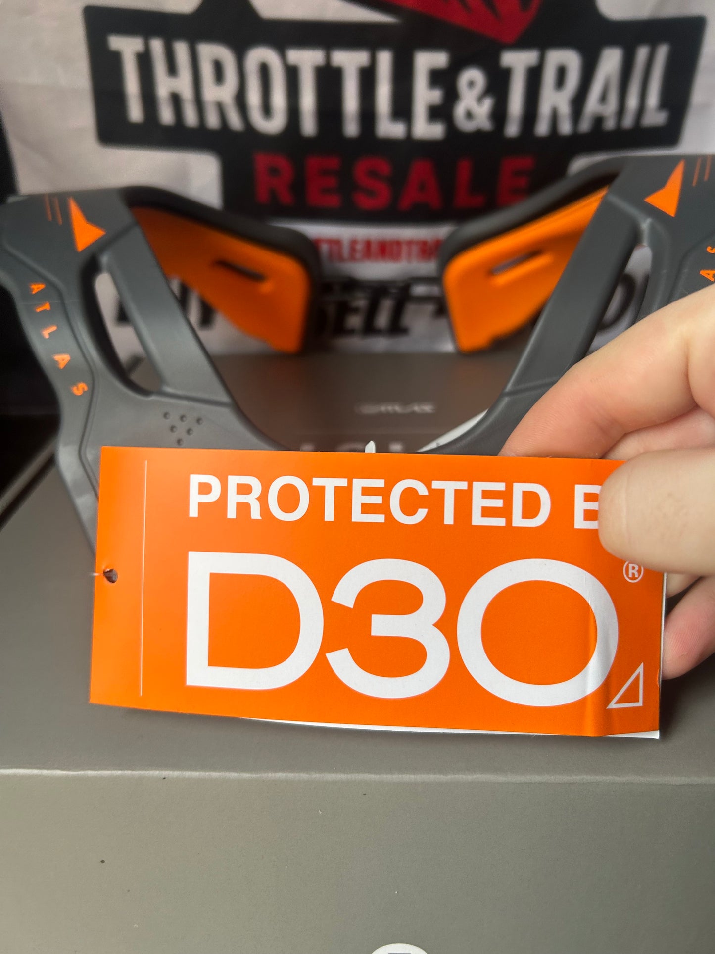NEW Atlas neck brace D30 L/XL